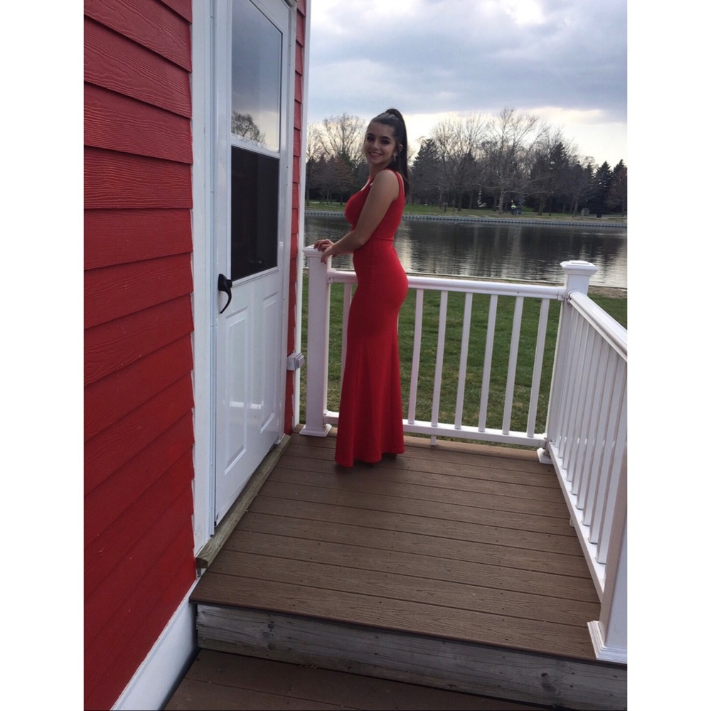 Prom dress!😍 worn only once - Picture 1 of 3